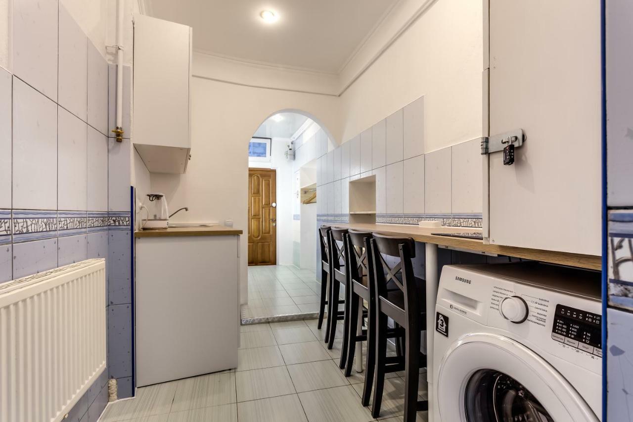 Modern Apartment In Lviv Historic Centre エクステリア 写真