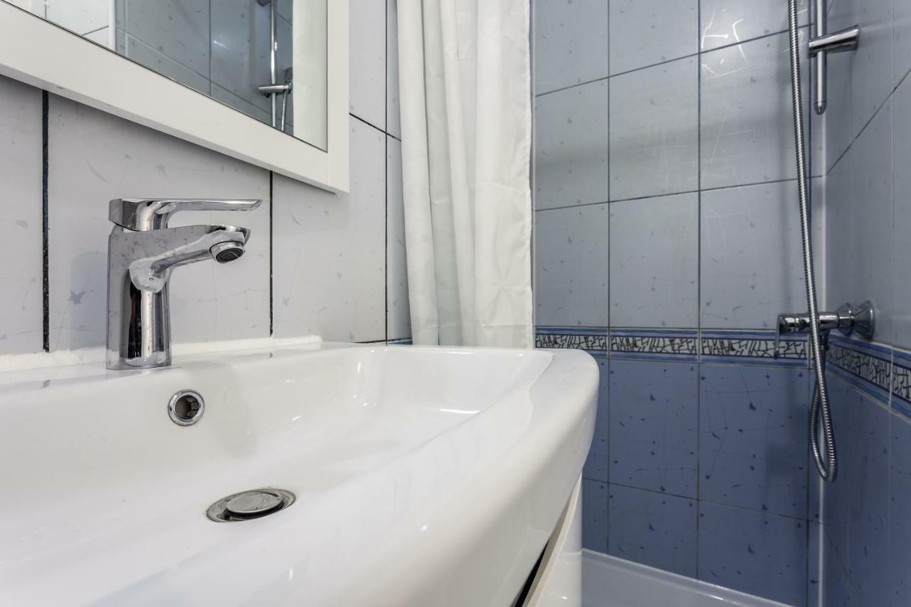 Modern Apartment In Lviv Historic Centre エクステリア 写真