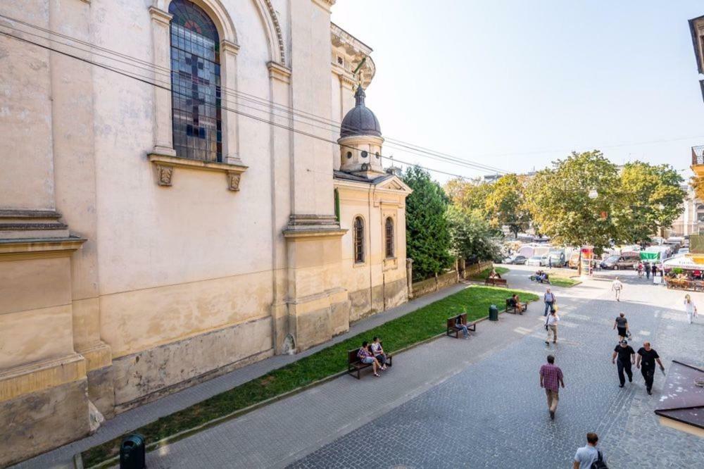 Modern Apartment In Lviv Historic Centre エクステリア 写真